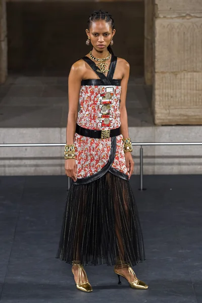 Look 77